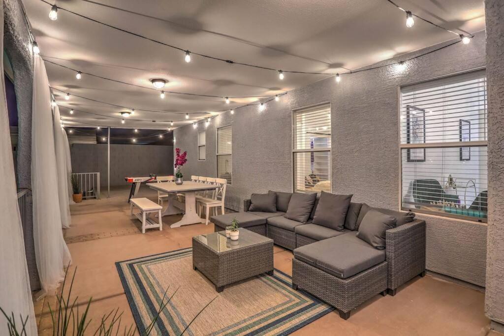 Cozy Desert Retreat - Pool, Spa, Views 핸더슨 외부 사진