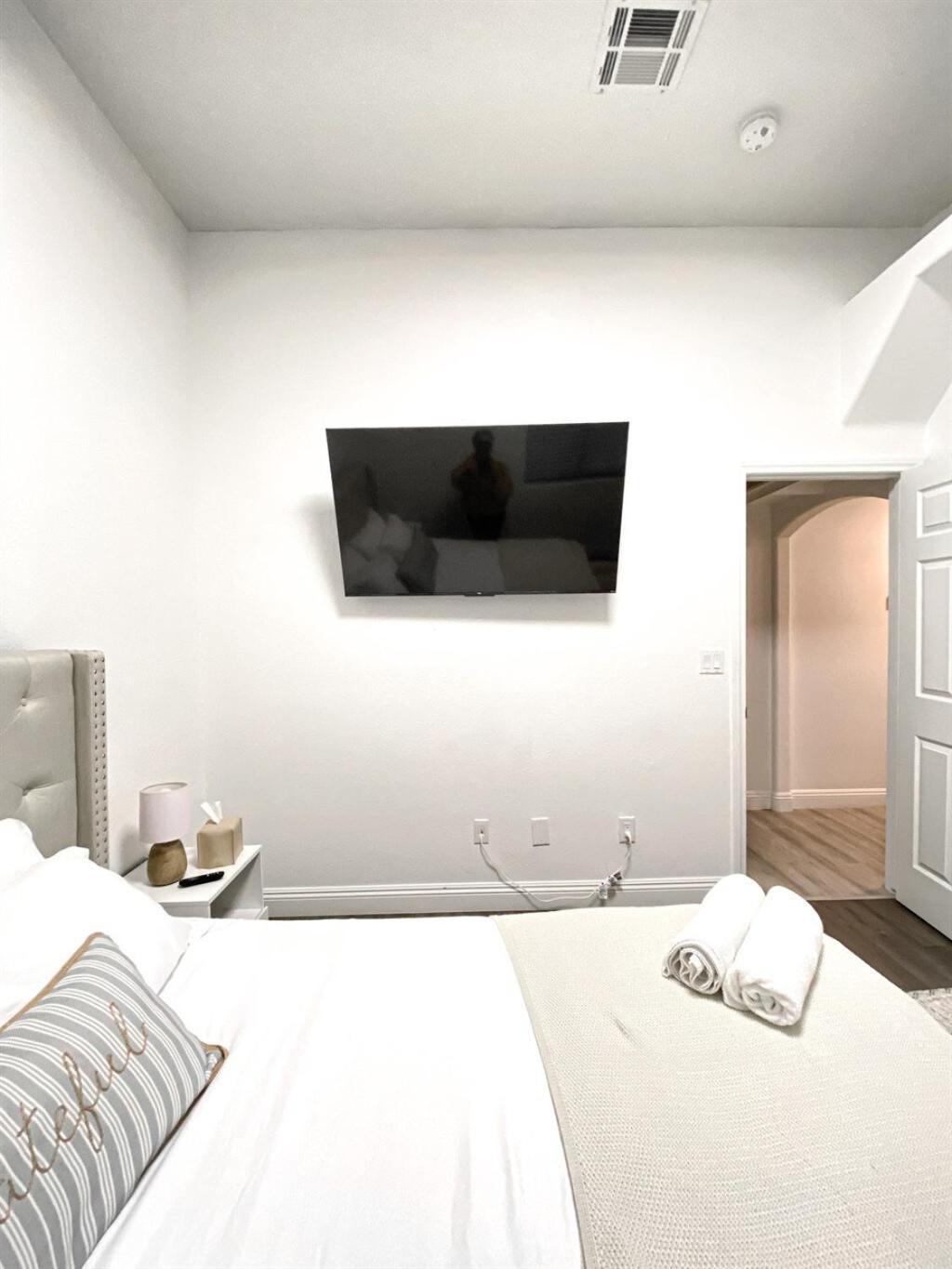 Cozy Desert Retreat - Pool, Spa, Views 핸더슨 외부 사진