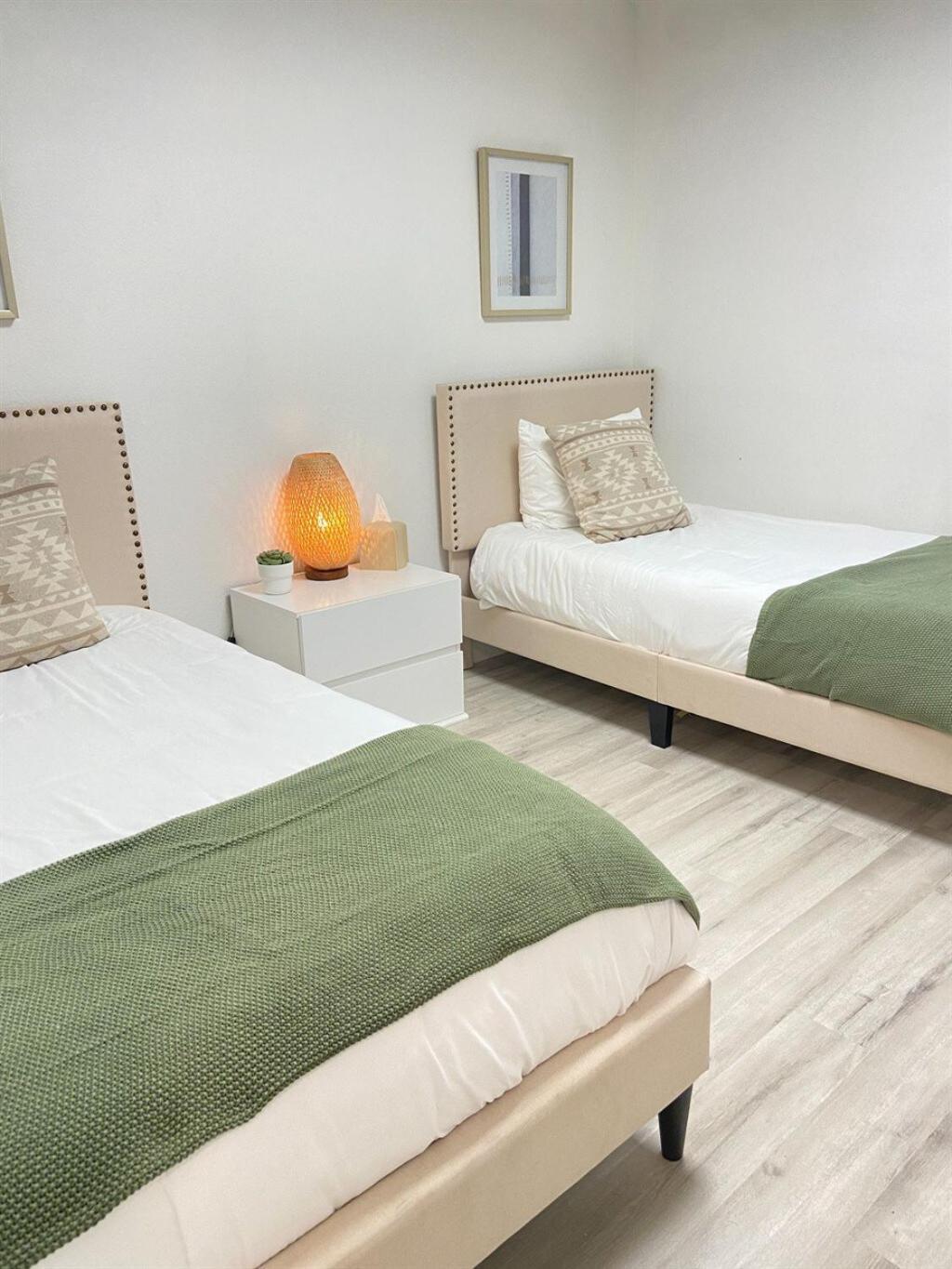 Cozy Desert Retreat - Pool, Spa, Views 핸더슨 외부 사진