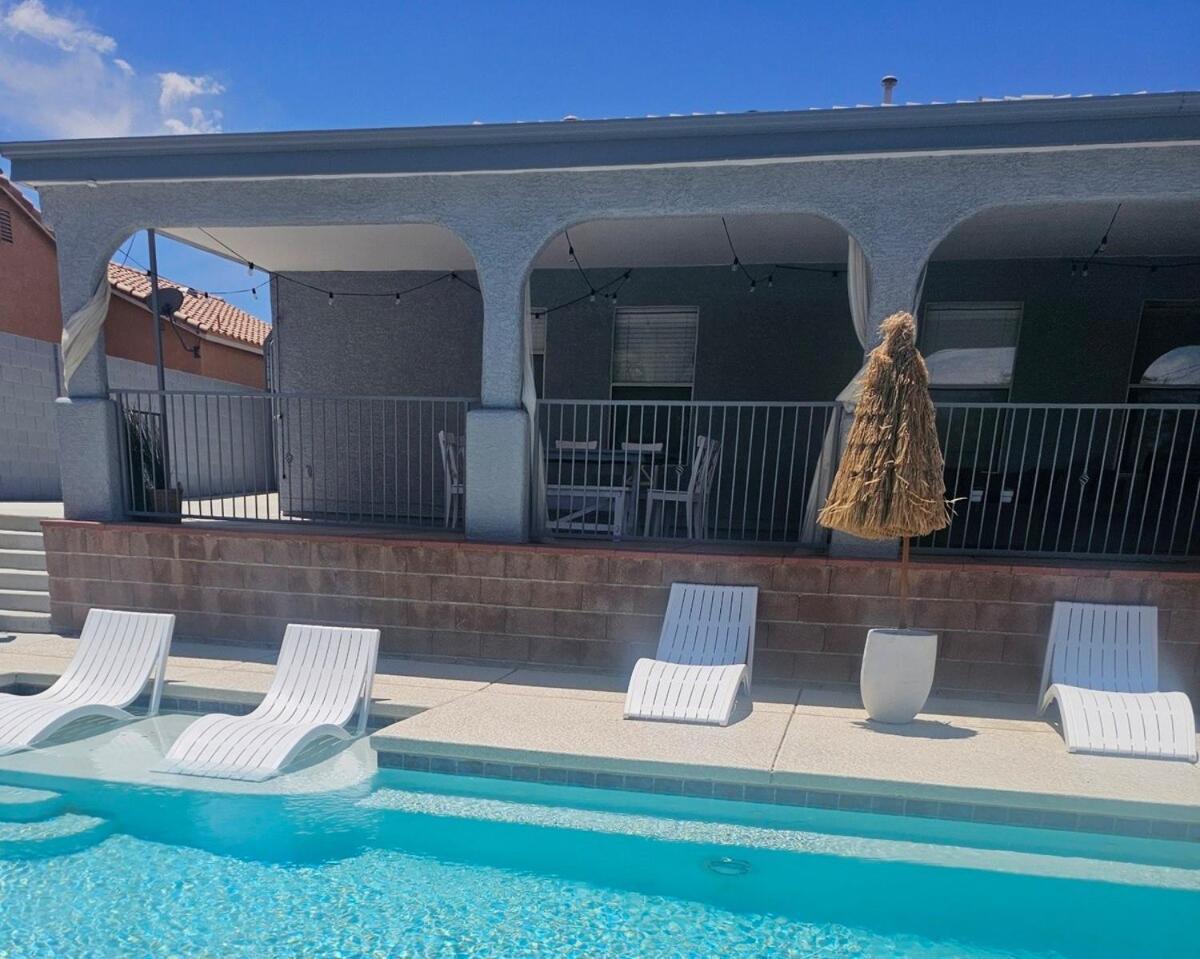 Cozy Desert Retreat - Pool, Spa, Views 핸더슨 외부 사진